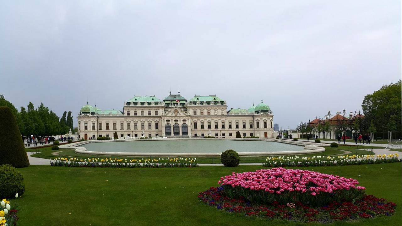 Belvedere Central Apartment Wien Exteriör bild